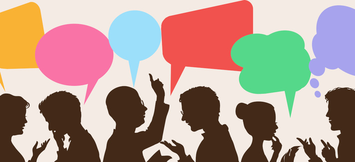 Diskussion von Erwachsenen mit Sprech- und Denkblasen ©AdobeStock_ellagrin