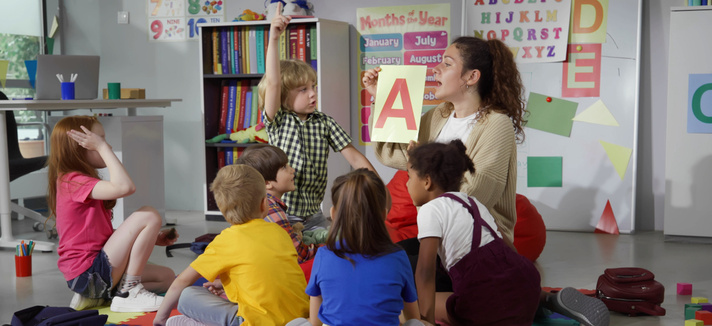 Übergang Kindertagesbetreuung Grundschule©AdobeStock_nimito